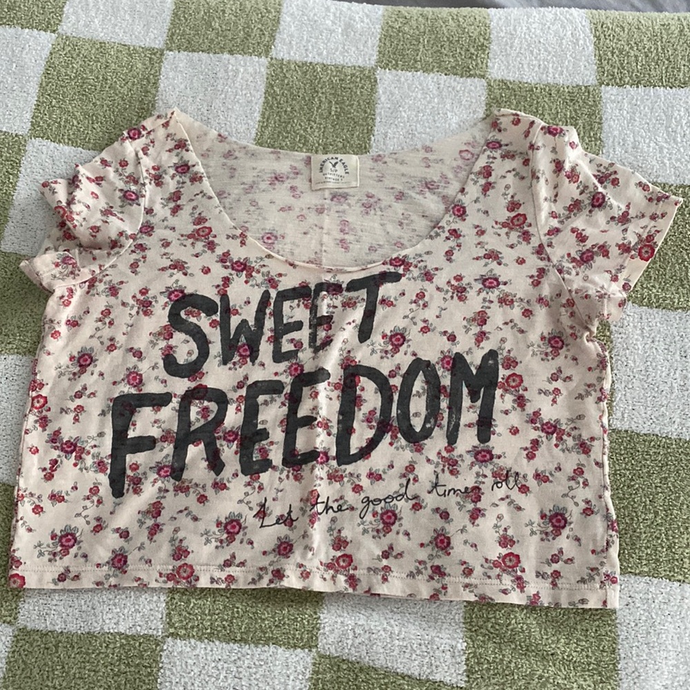 Floral “SWEET FREEDOM” cropped top